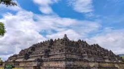 Menelusuri Keheningan Candi Borobudur Saat Pagi Hari Sebelum Datangnya Banyak Wisatawan Lain