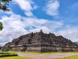 Menelusuri Keheningan Candi Borobudur Saat Pagi Hari Sebelum Datangnya Banyak Wisatawan Lain